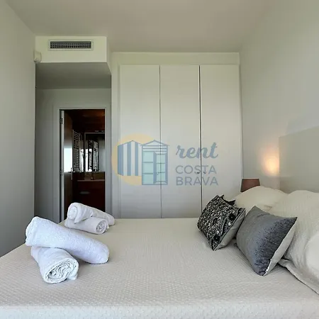 Nereides By Rent Costa Brava شقة